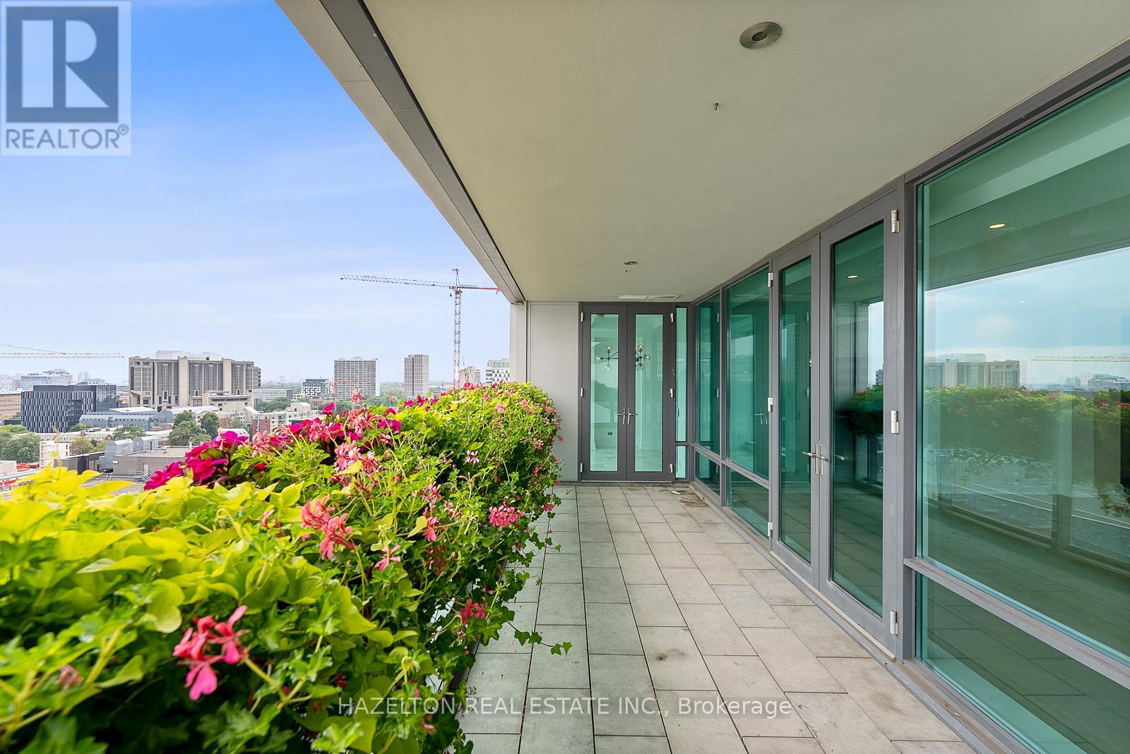 Listing photo of 1402 - 206 BLOOR STREET W