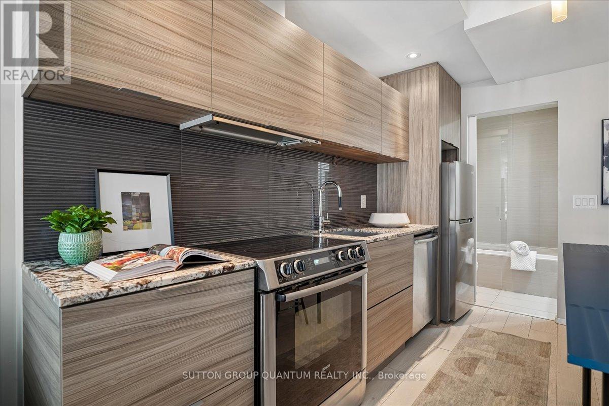 #404 8 CHARLOTTE STREET - 6