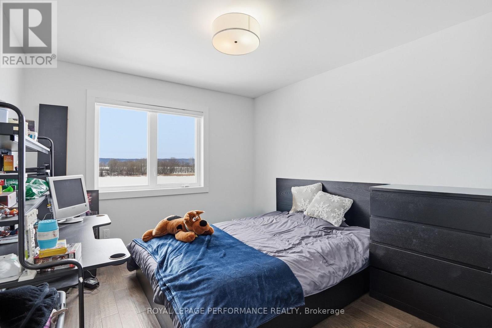 573 BAY ROAD - 34