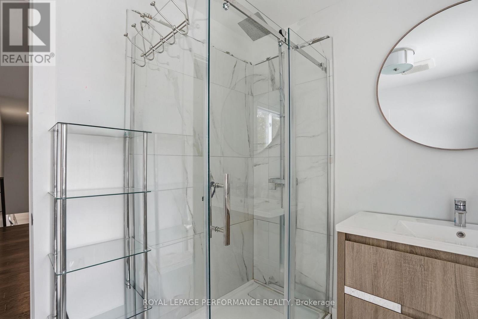 573 BAY ROAD - 36