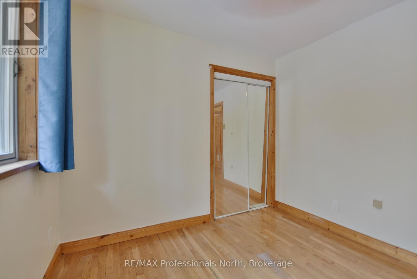 20 COULTER LANE - 37