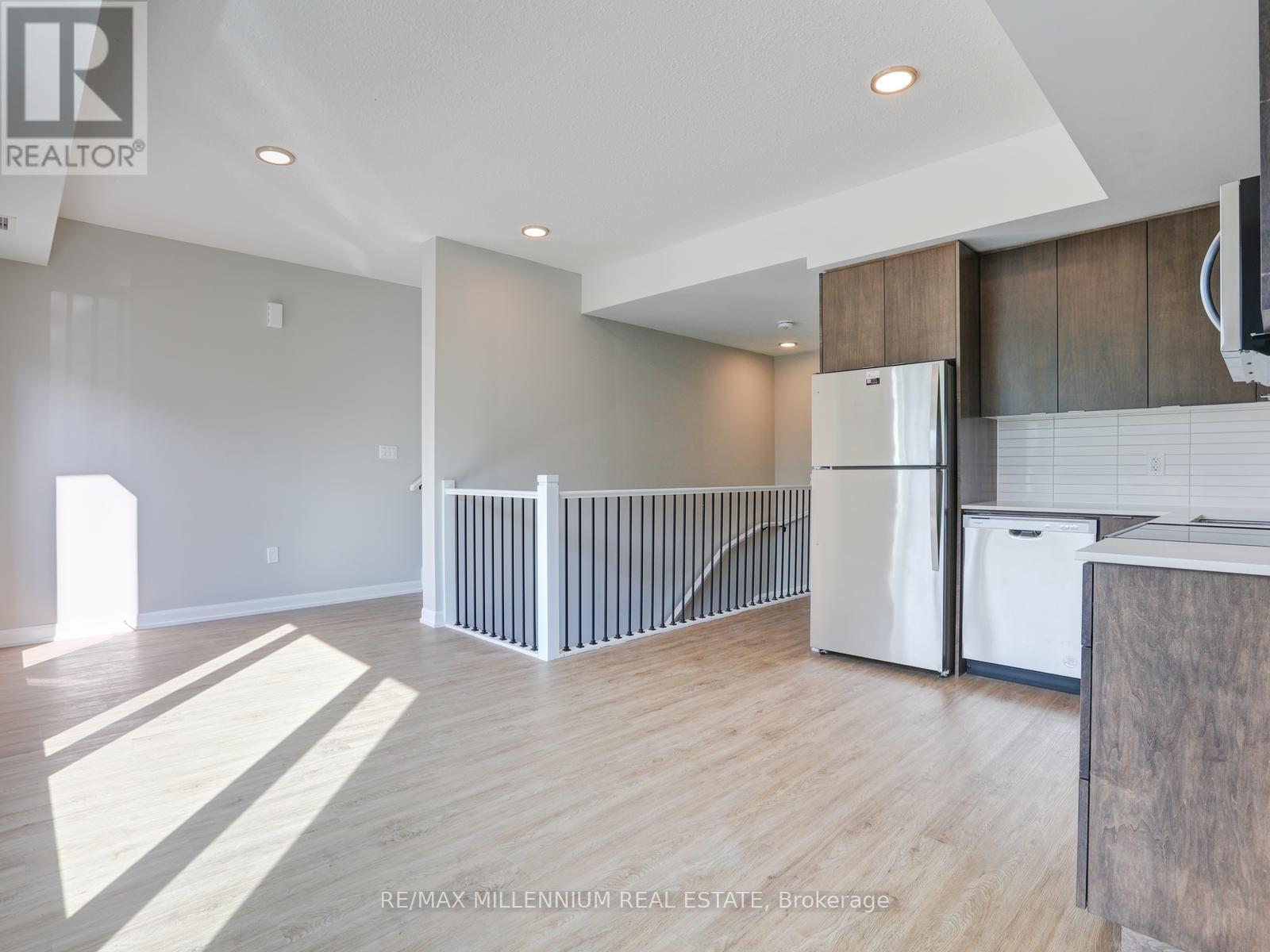 #206 708 WOOLWICH STREET - 14