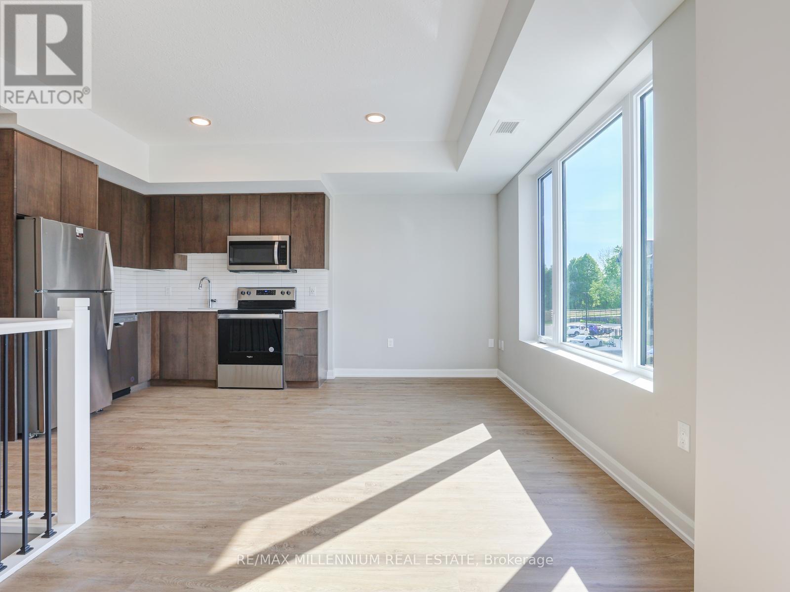 #206 708 WOOLWICH STREET - 13
