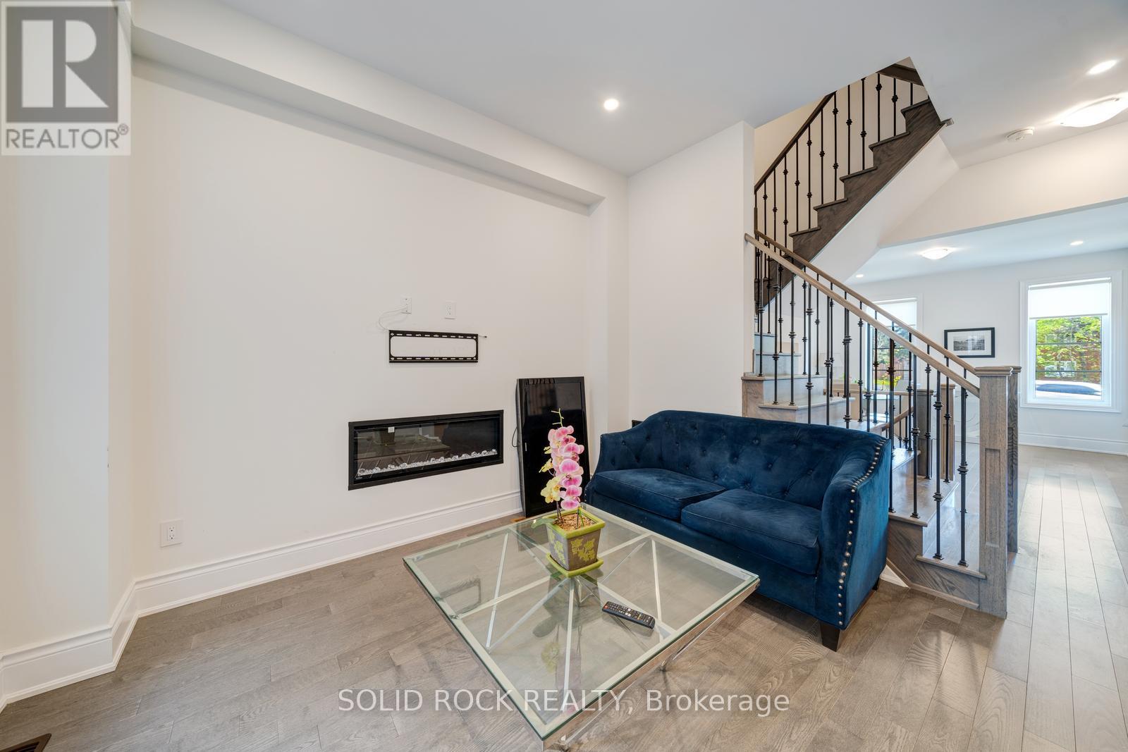 9376 BAYVIEW AVENUE - 10