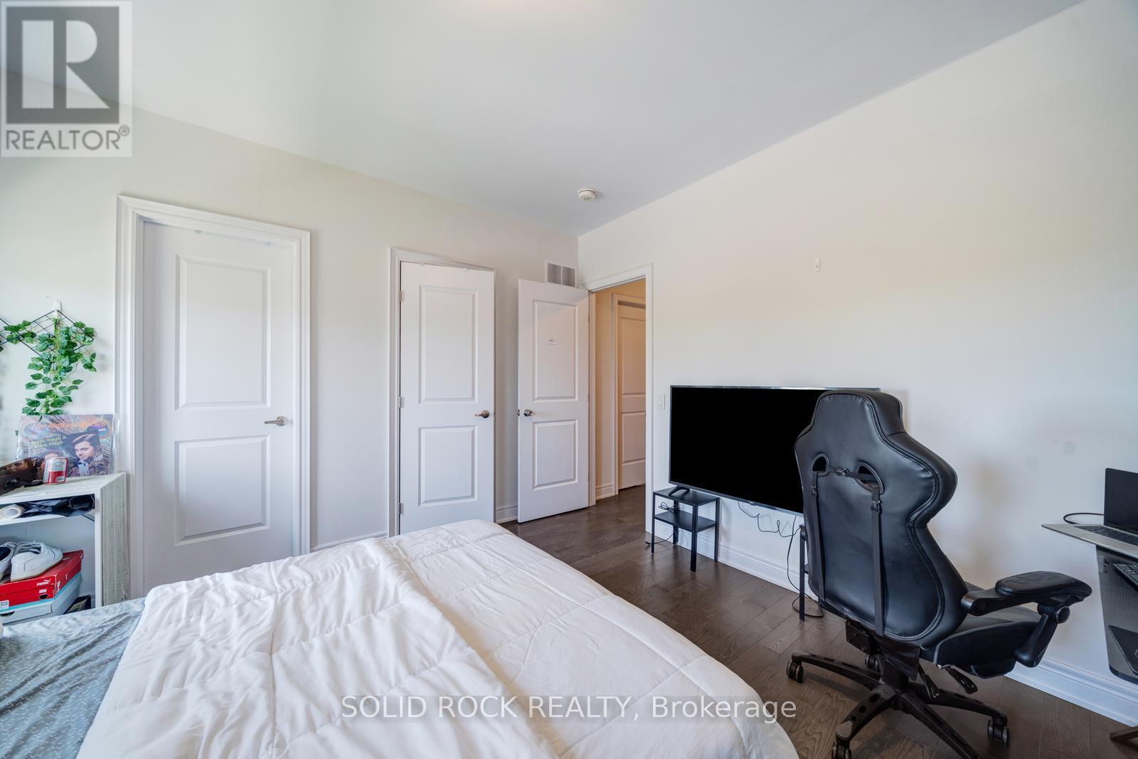 9376 BAYVIEW AVENUE - 23