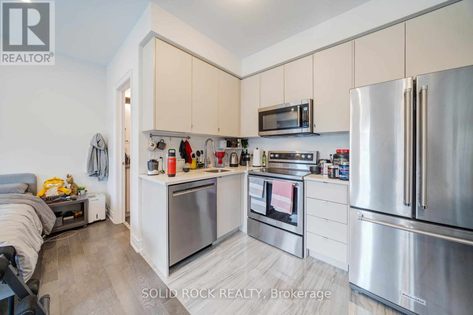 9376 BAYVIEW AVENUE - 26