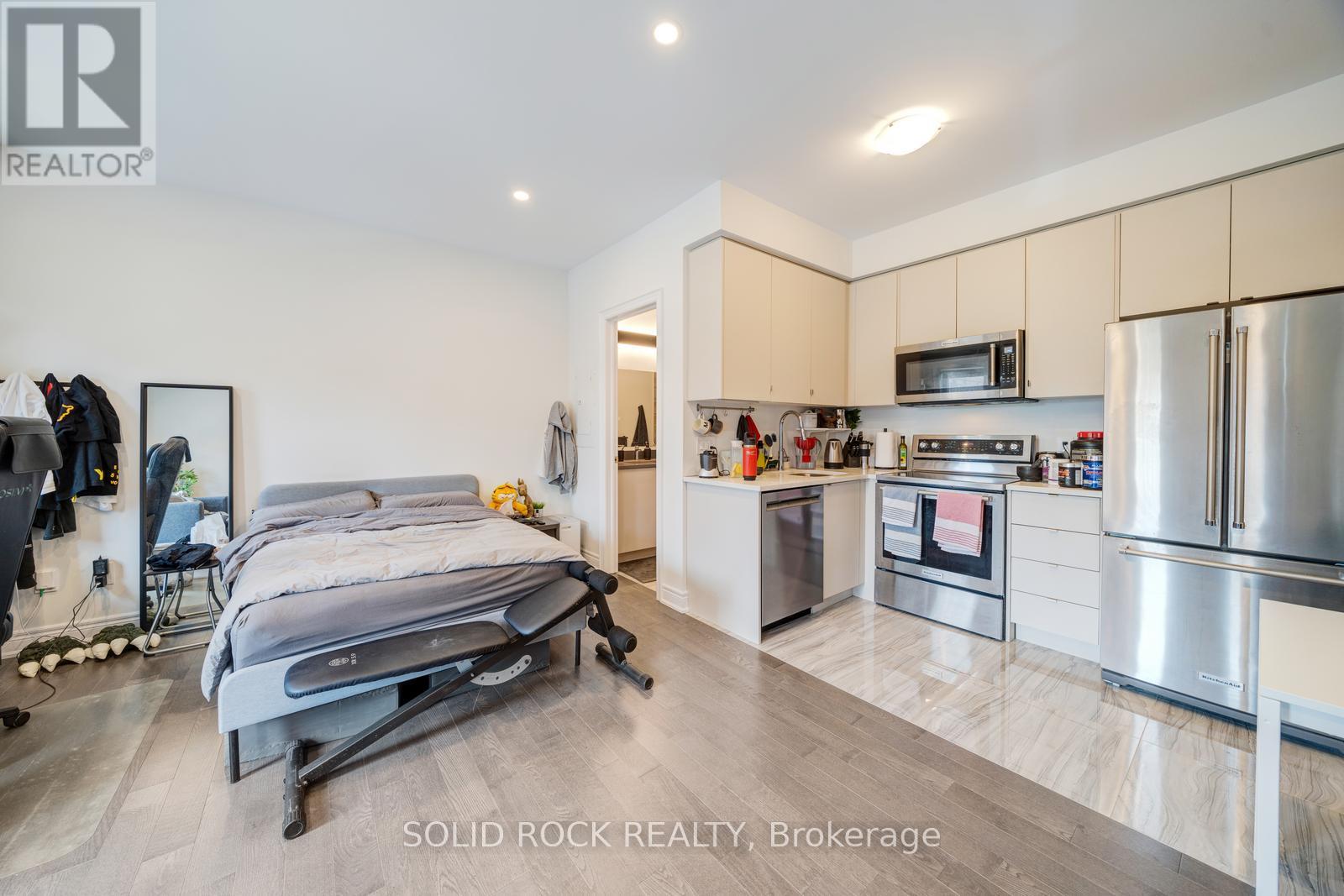 9376 BAYVIEW AVENUE - 30