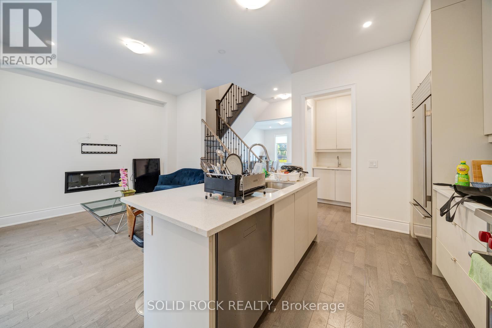 9376 BAYVIEW AVENUE - 7