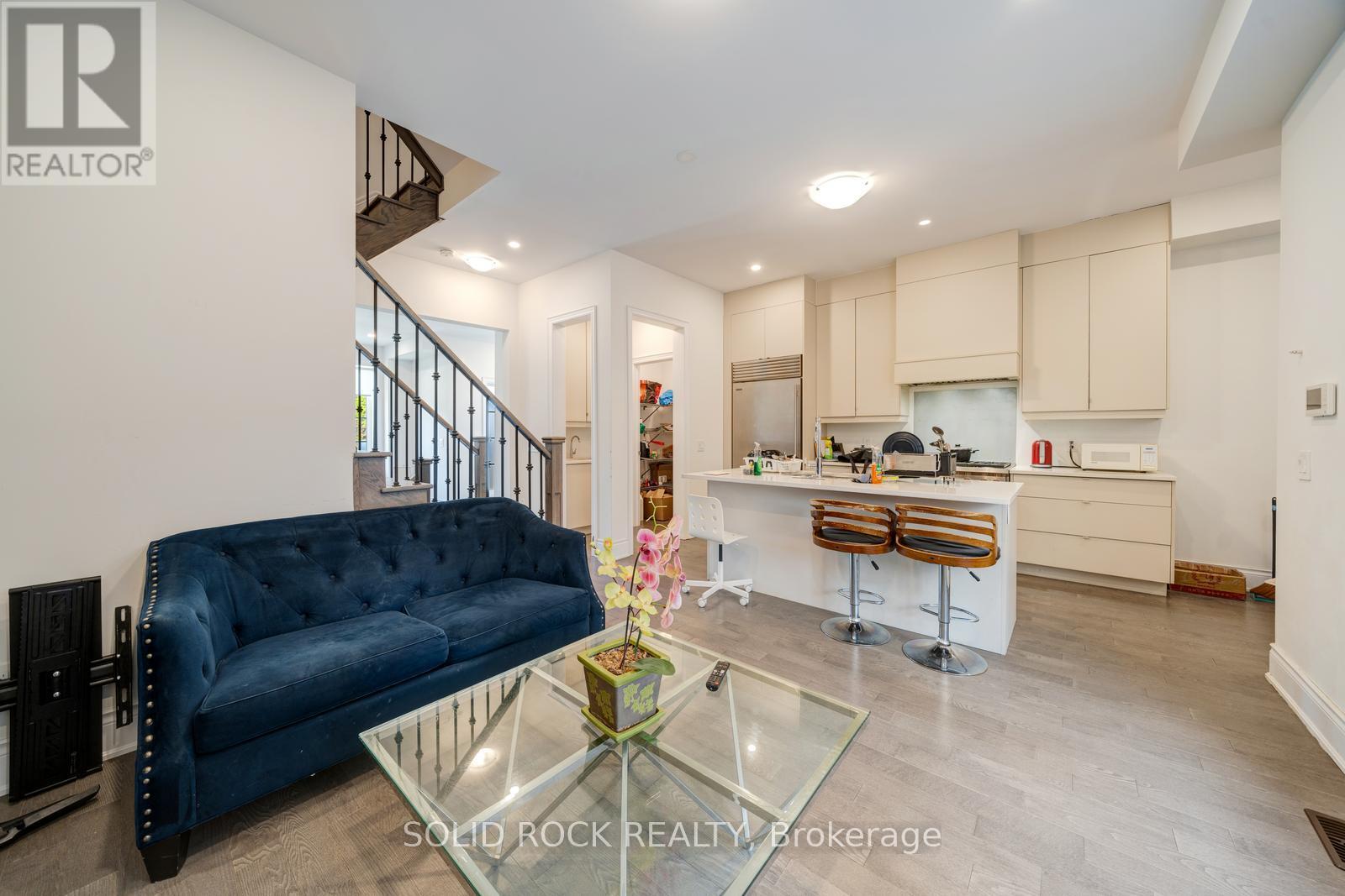 9376 BAYVIEW AVENUE - 9