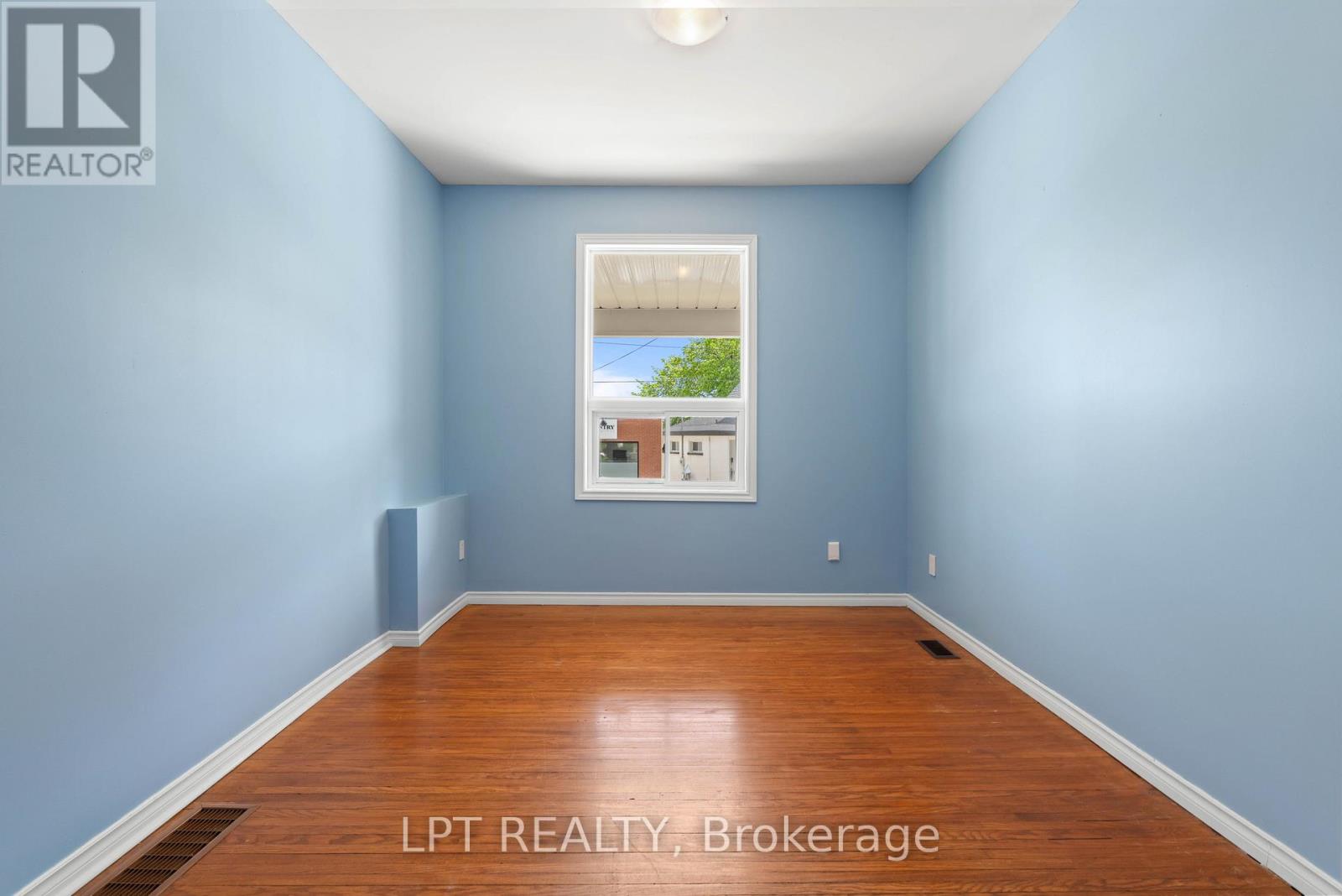 58 NOTTAWASAGA STREET - 11