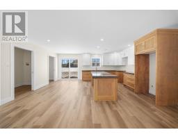 Bath (# pieces 1-6) - 40883 Western Road Rte. 2, Alma, PE C0B1K0 Photo 8