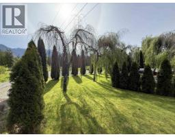 3679 Krumm Avenue, Thornhill, BC V8G4Y2 Photo 27