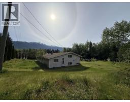 3679 Krumm Avenue, Thornhill, BC V8G4Y2 Photo 33