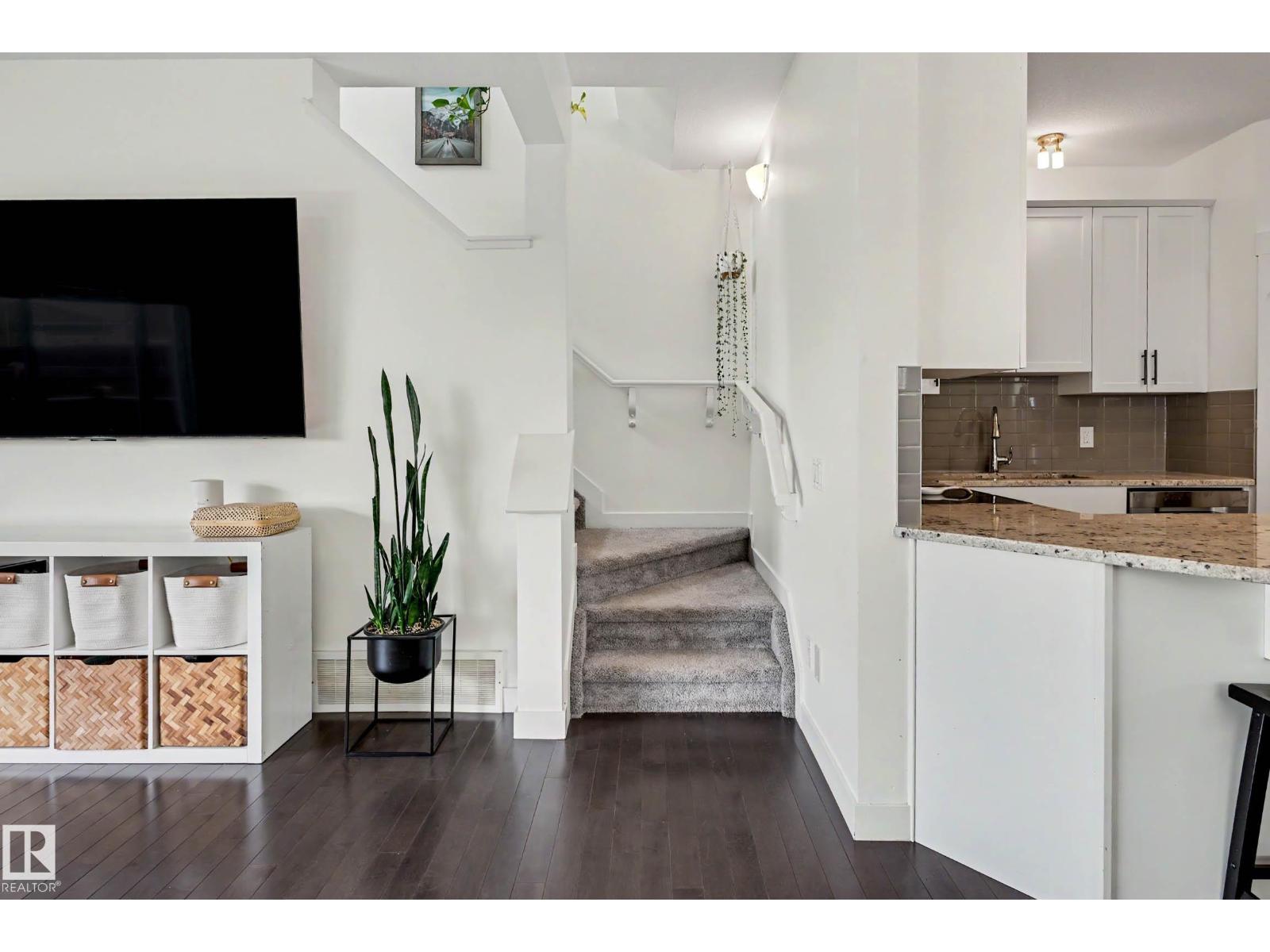 16744 64 ST NW - 16