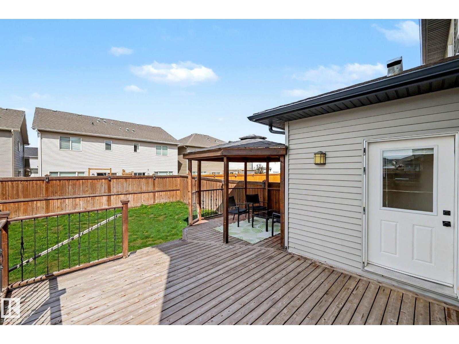 16744 64 ST NW - 27