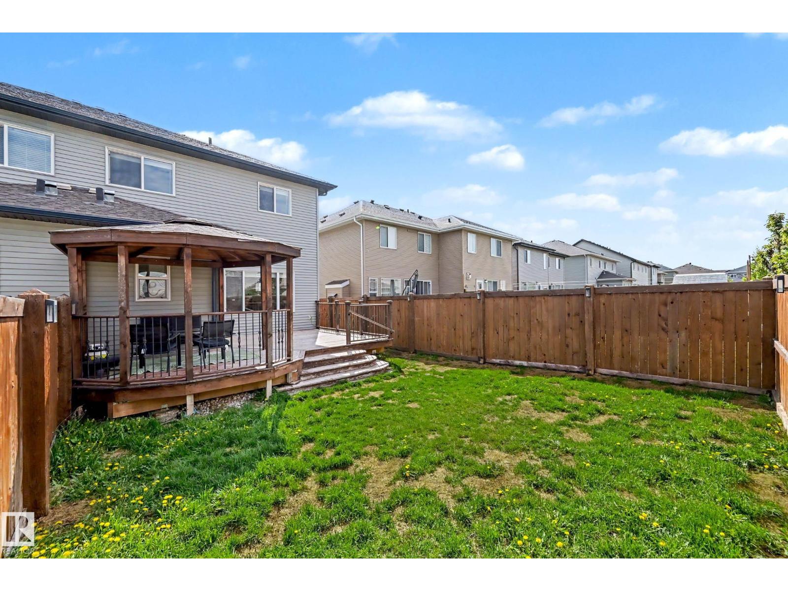 16744 64 ST NW - 32