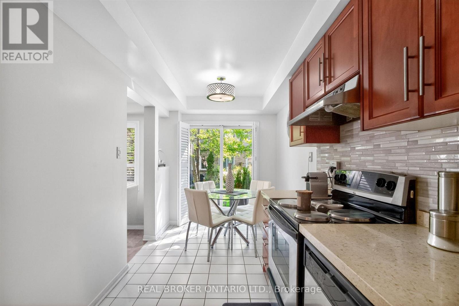#102 86 JOYMAR DRIVE - 12