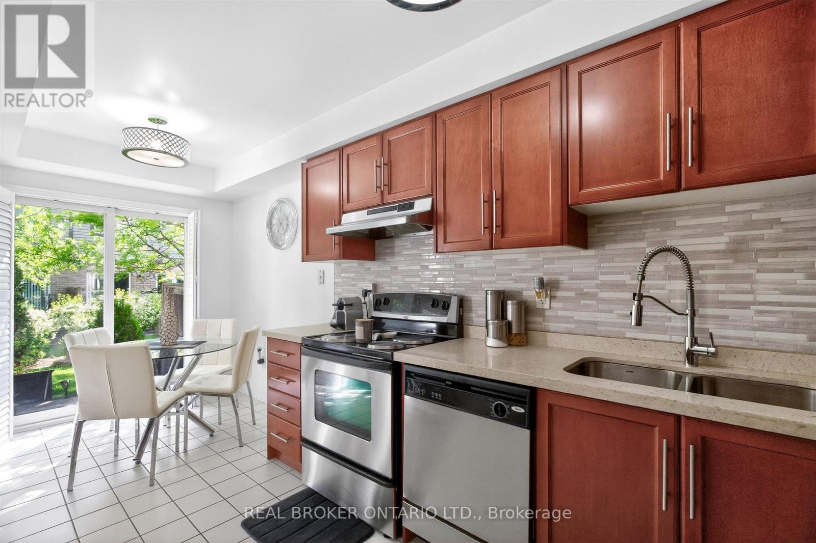 #102 86 JOYMAR DRIVE - 11