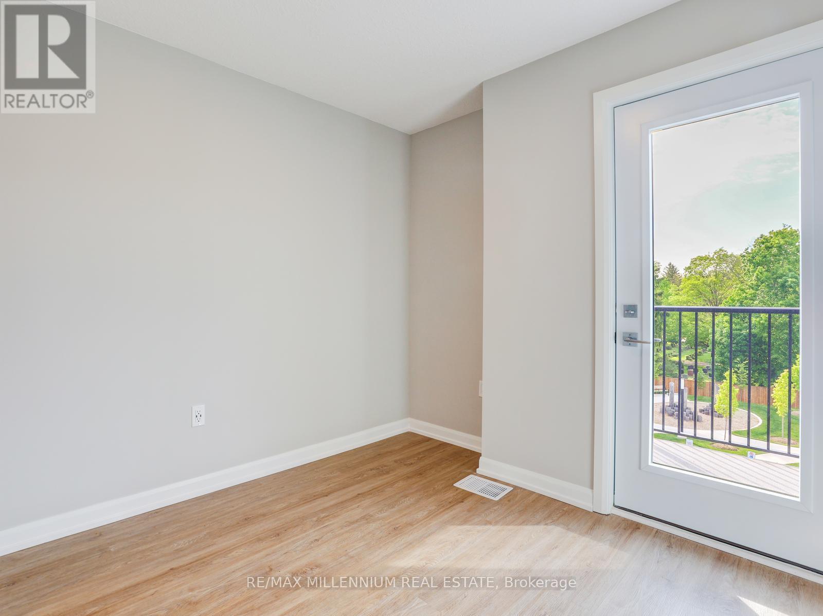 #206 708 WOOLWICH STREET - 31