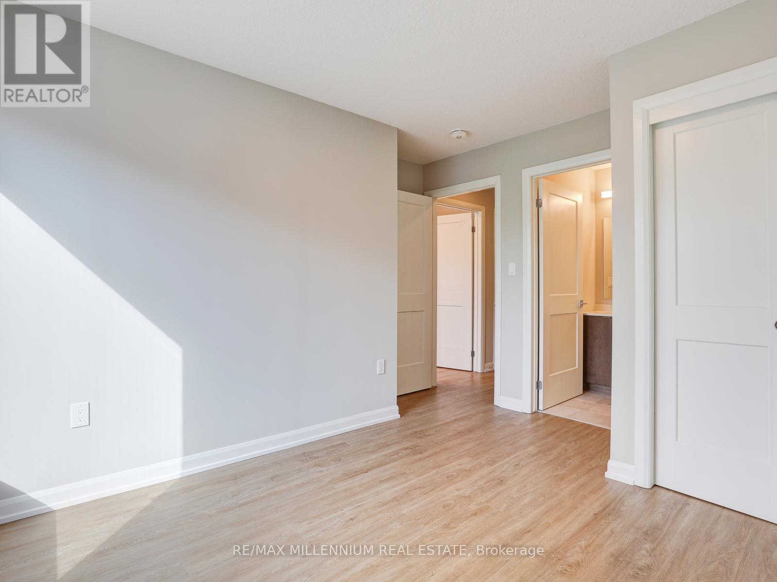 #206 708 WOOLWICH STREET - 28
