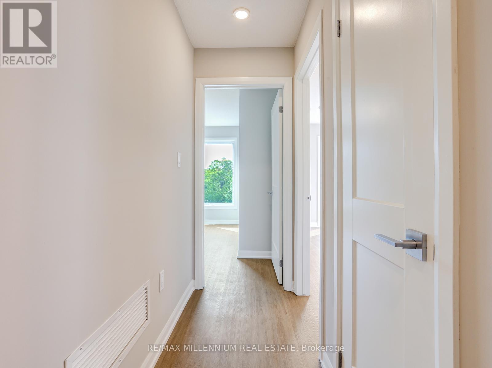 #206 708 WOOLWICH STREET - 23