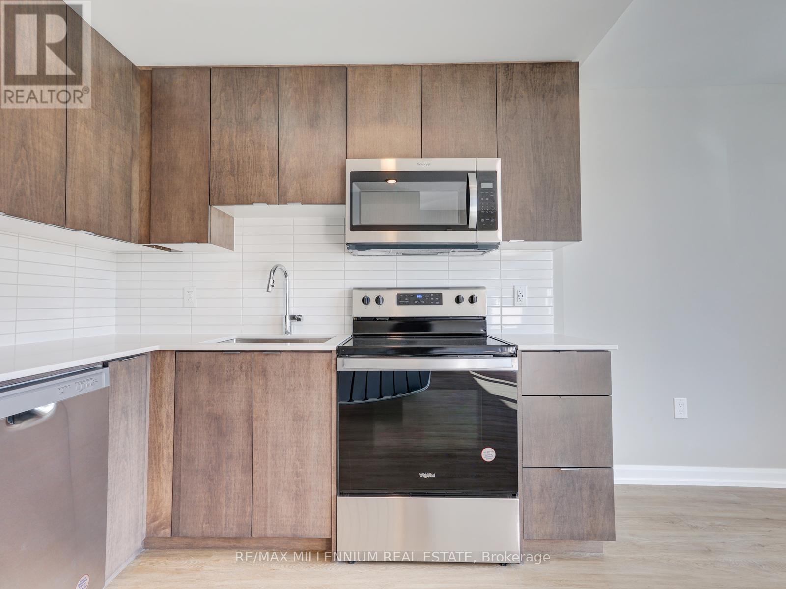 #206 708 WOOLWICH STREET - 17