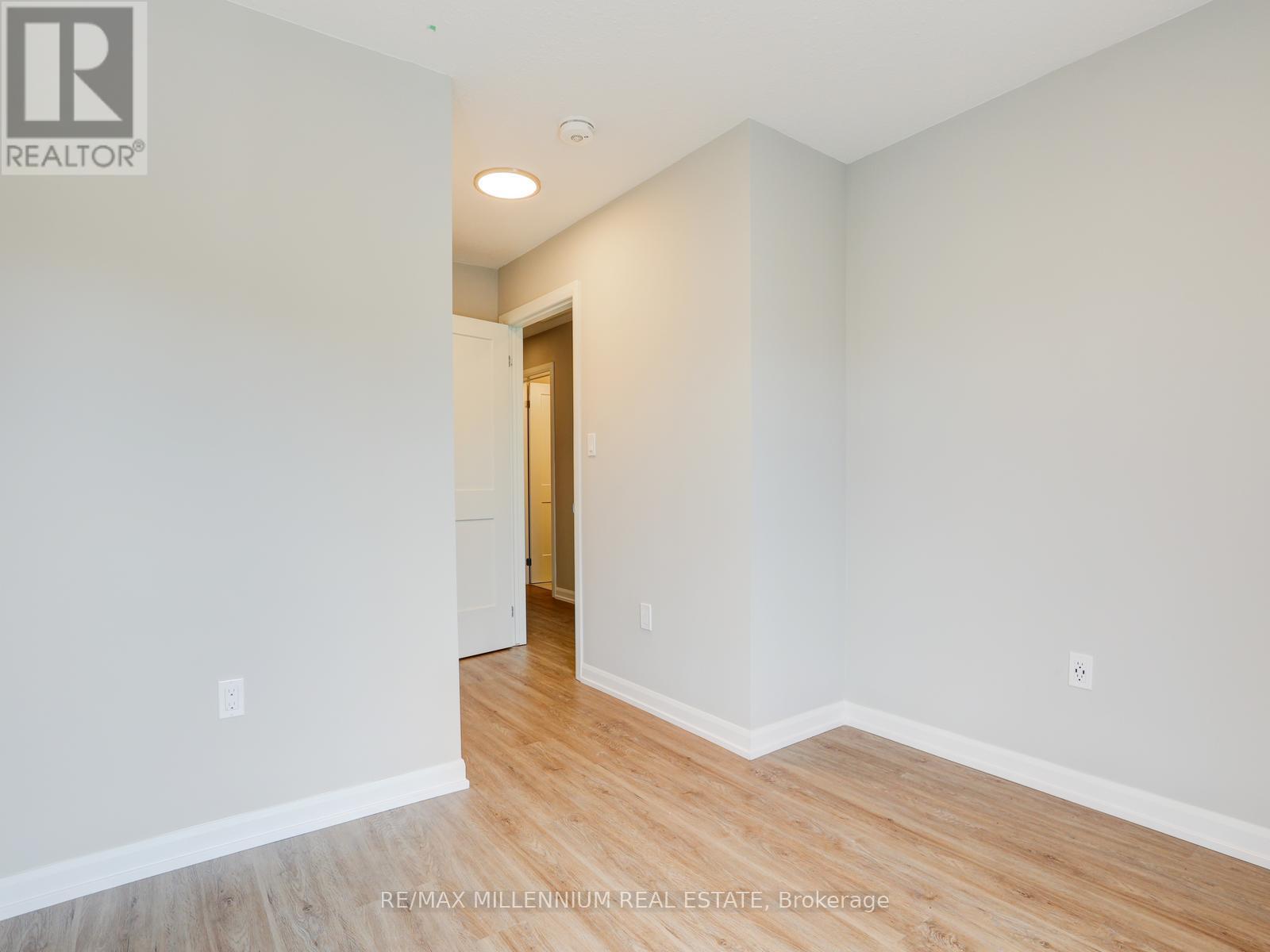 #206 708 WOOLWICH STREET - 34