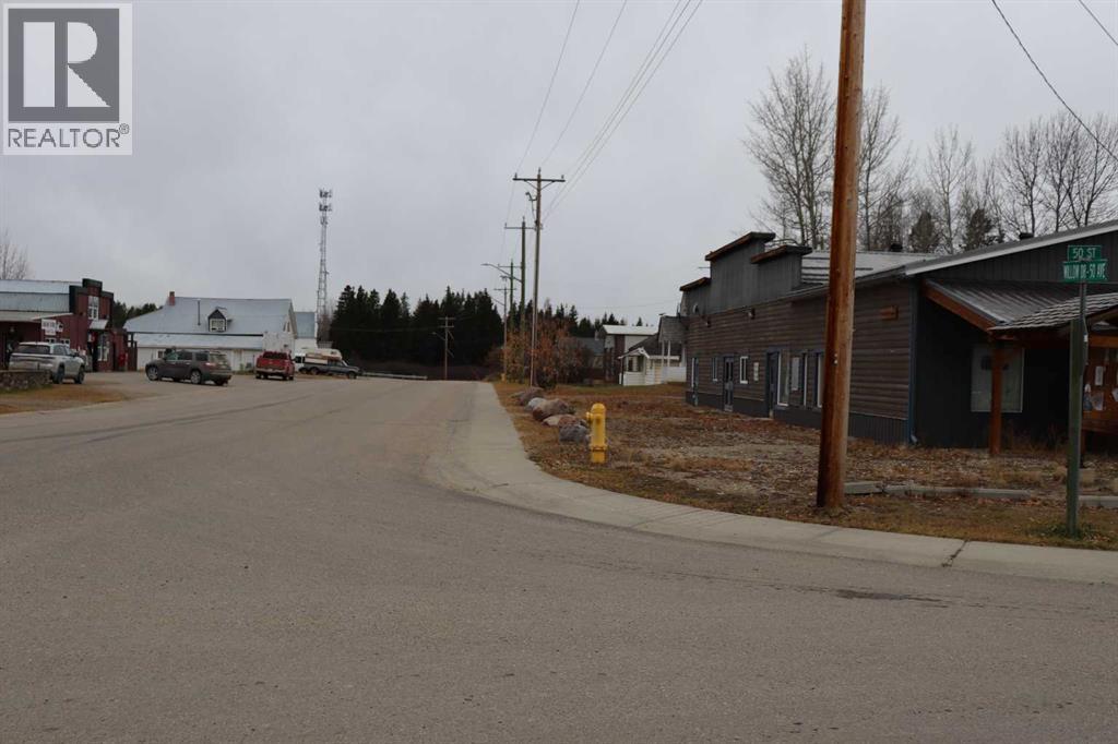 5006 50 Avenue - photo 3