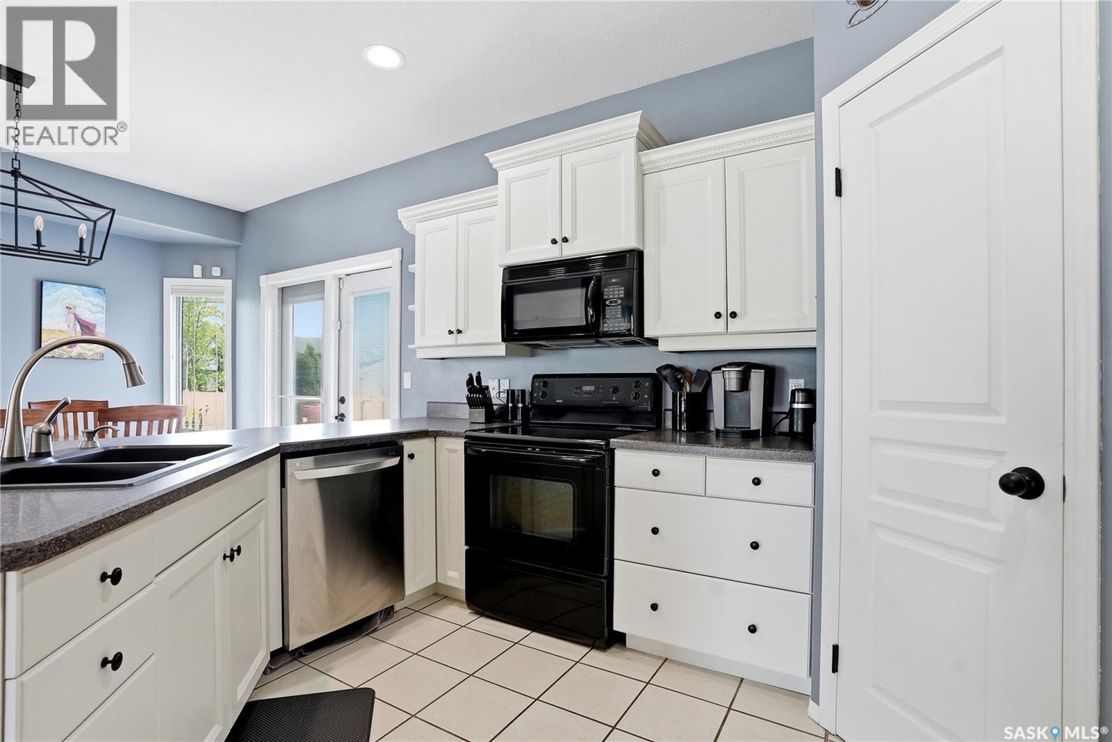 206 Carr LANE - 12