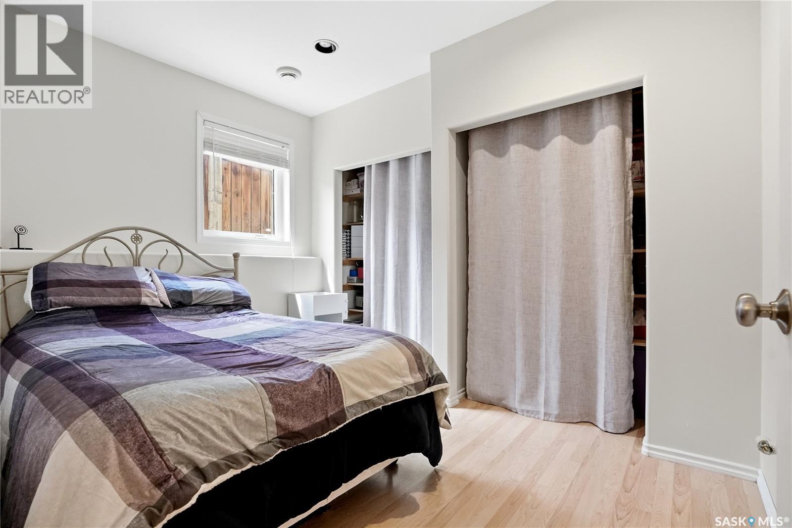 206 Carr LANE - 29