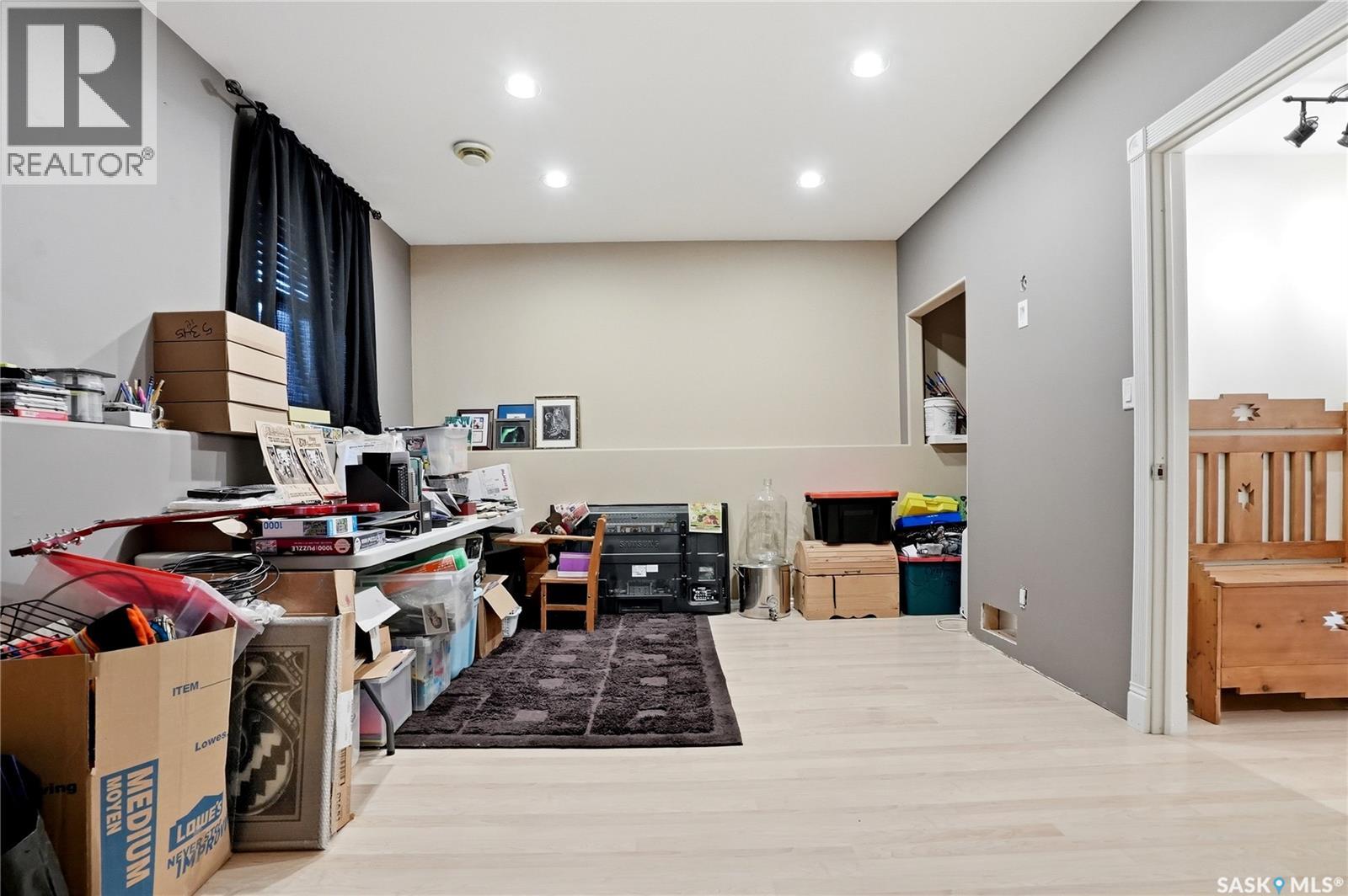 206 Carr LANE - 31