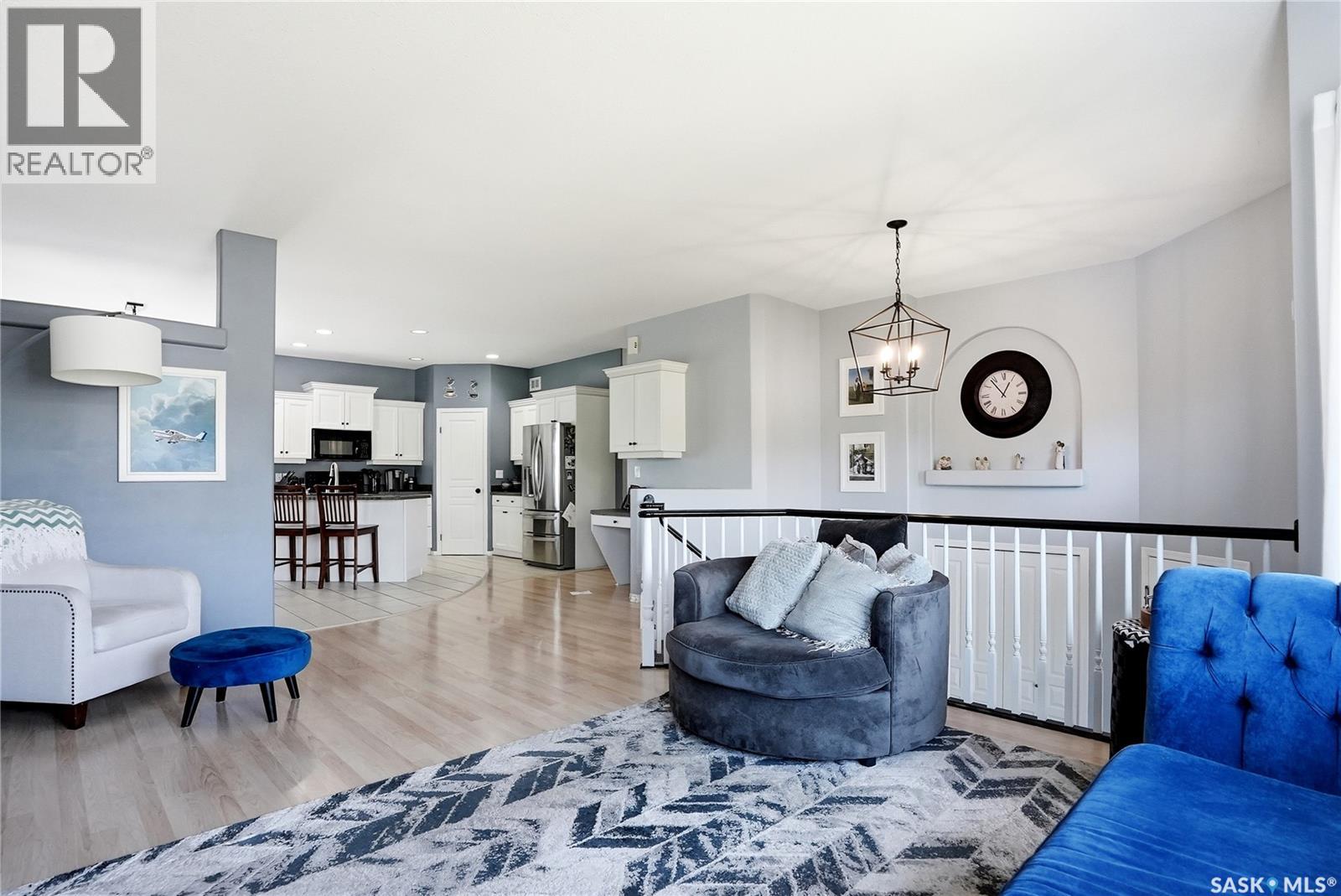 206 Carr LANE - 9