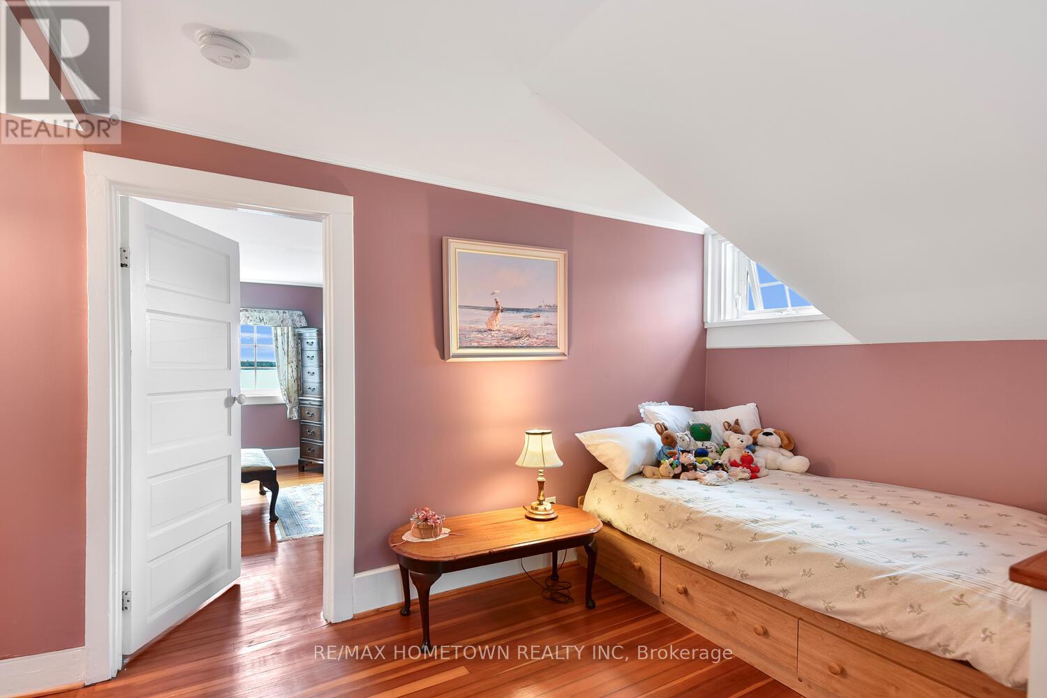92 WATER STREET E - 31