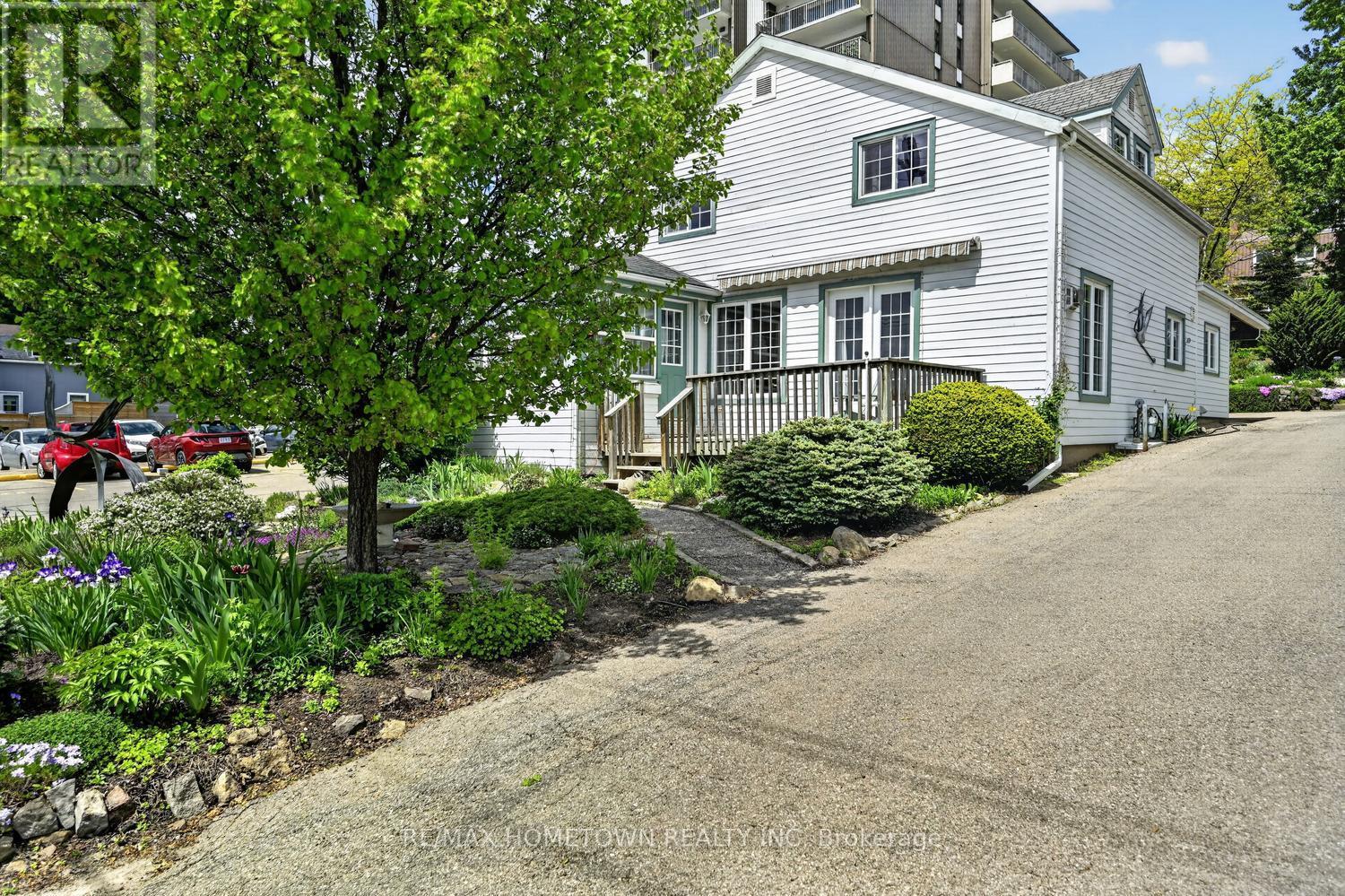 92 WATER STREET E - 5