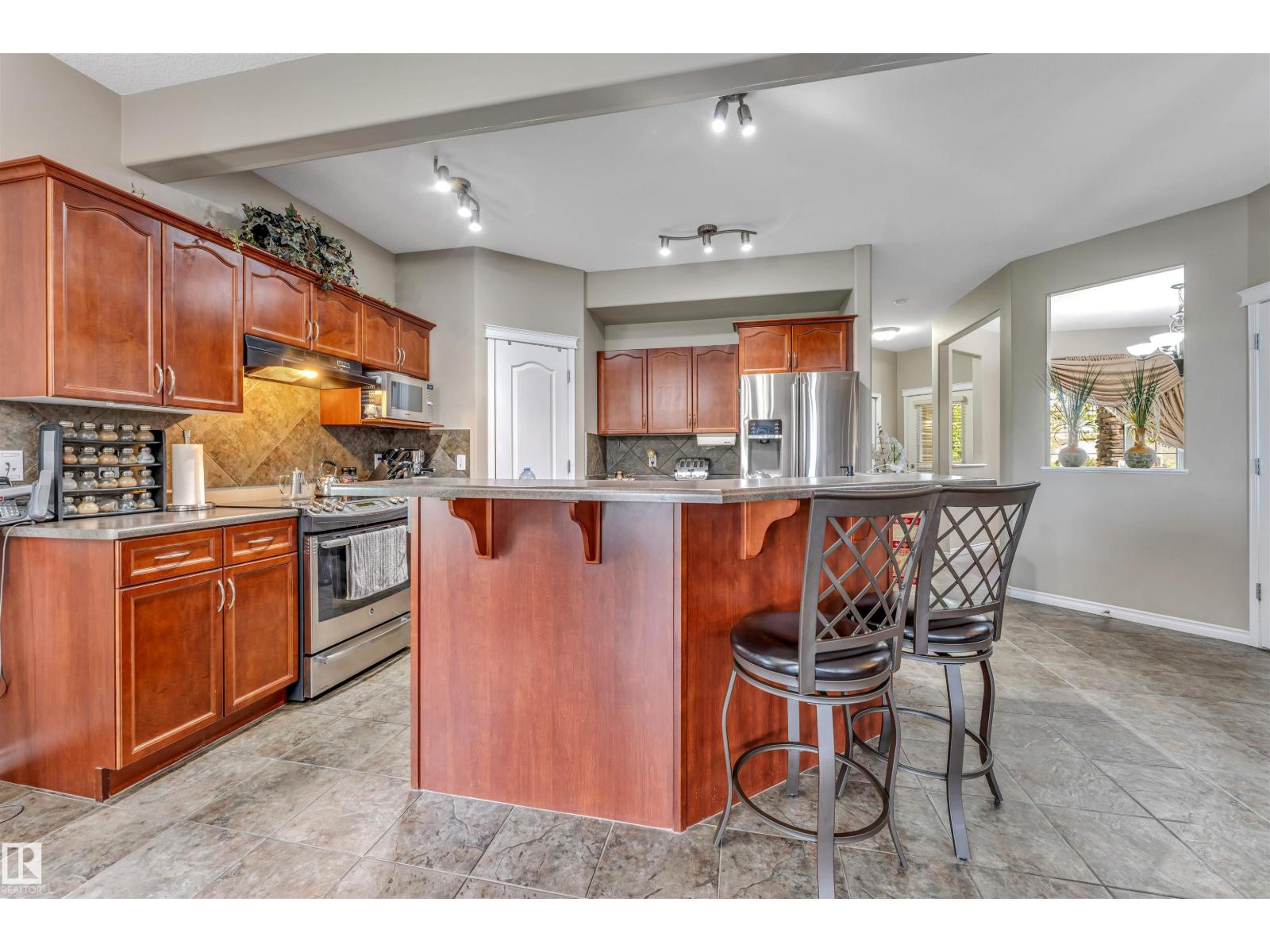 143 ELLINGTON CR — photo 18