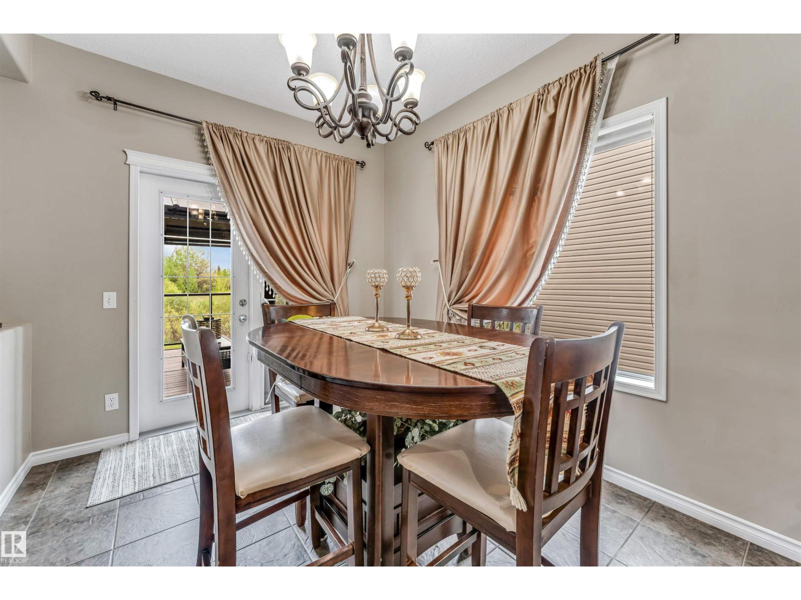 143 ELLINGTON CR — photo 23