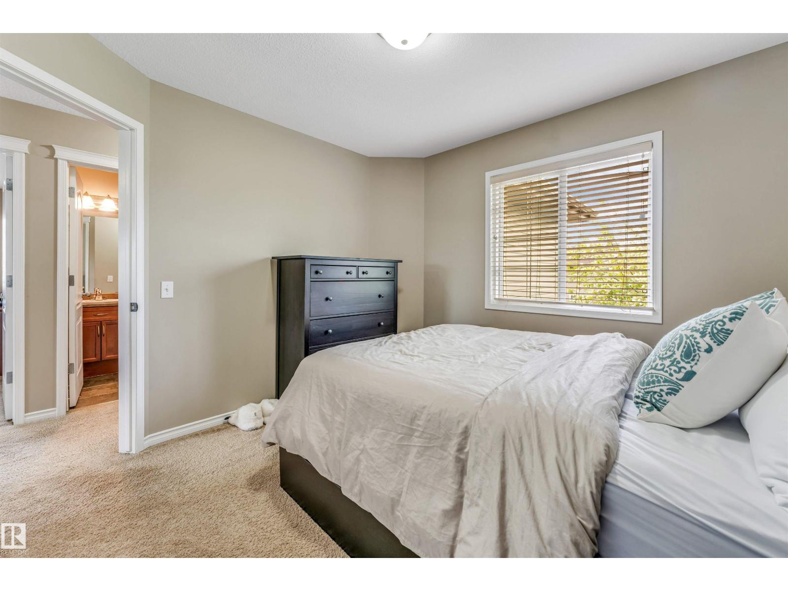 143 ELLINGTON CR — photo 33