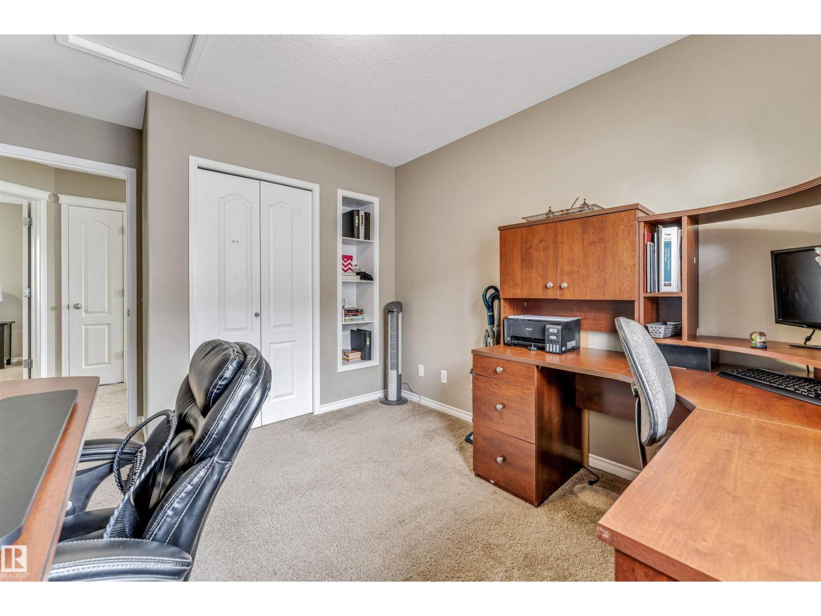 143 ELLINGTON CR — photo 35