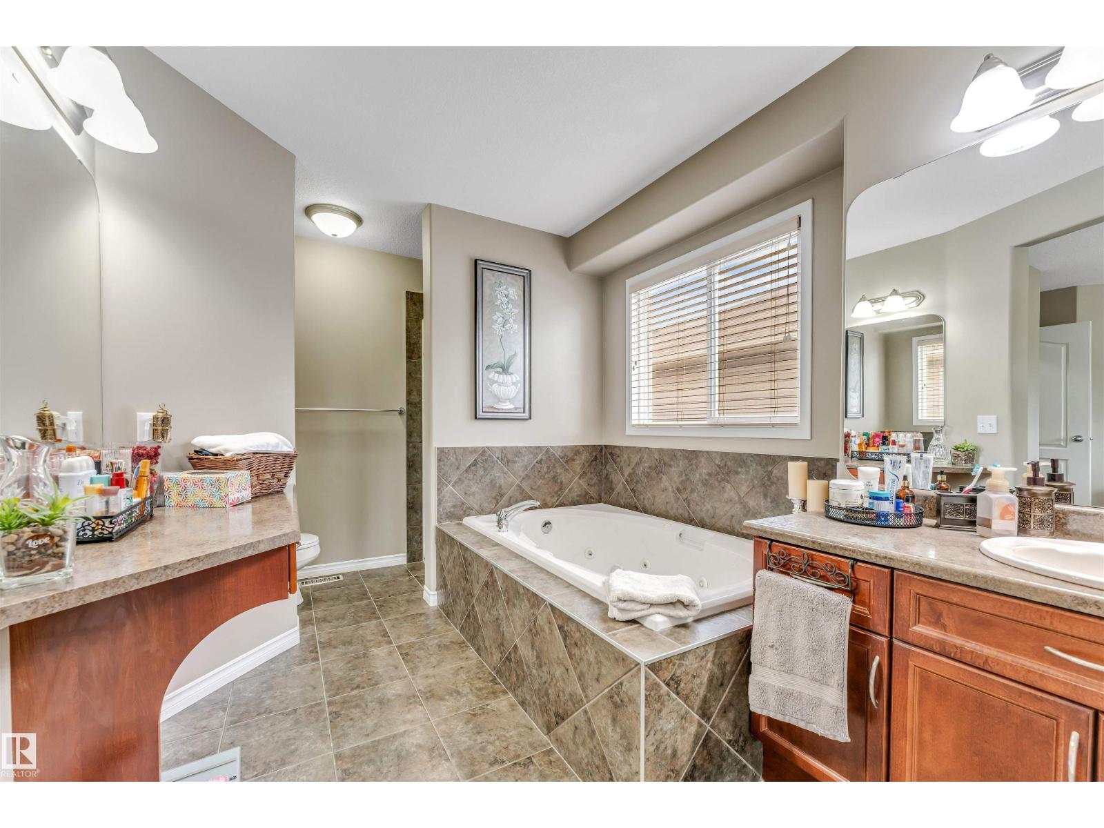 143 ELLINGTON CR — photo 38