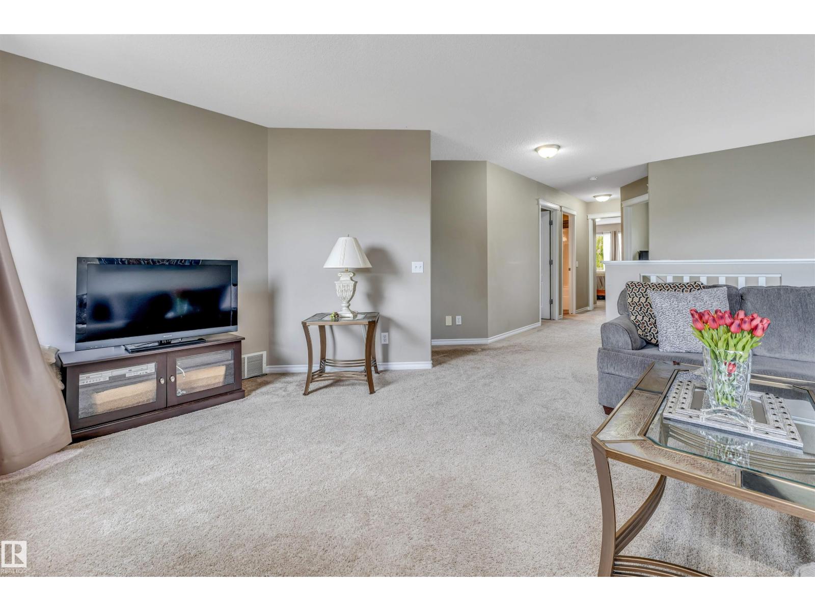 143 ELLINGTON CR — photo 43