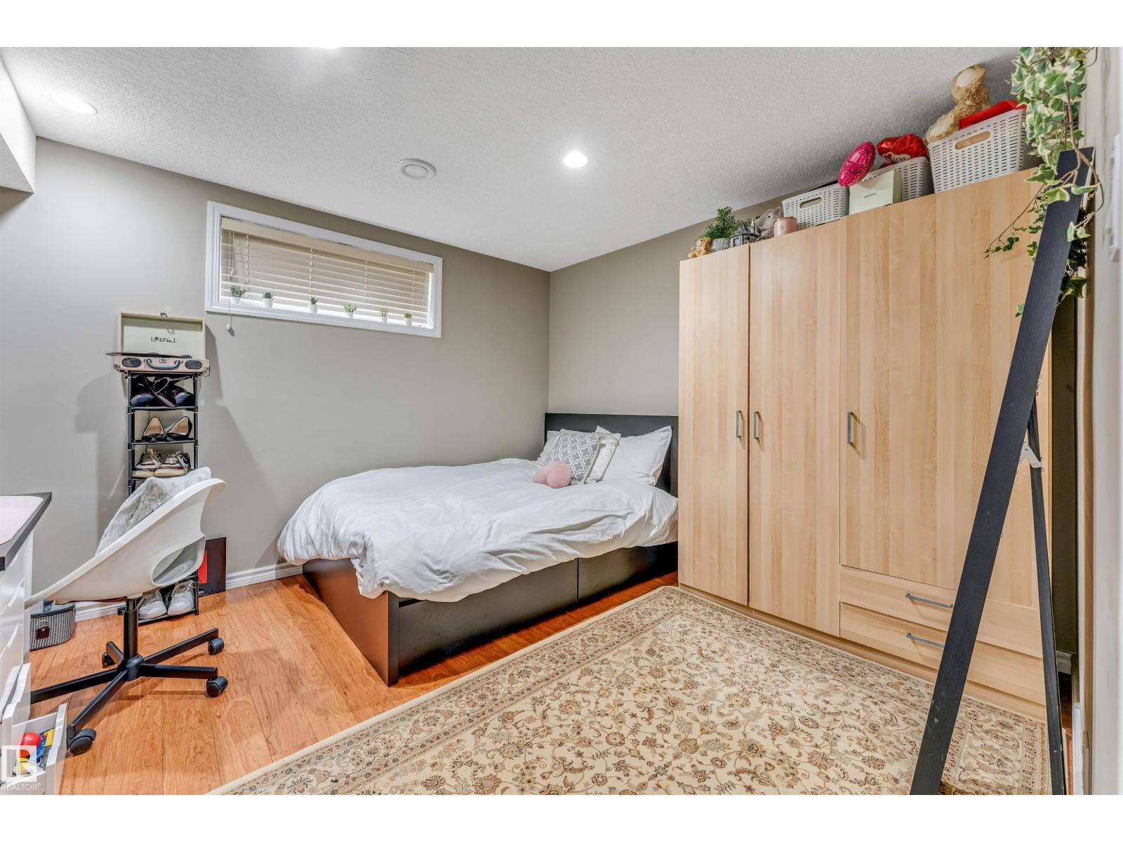 143 ELLINGTON CR — photo 49
