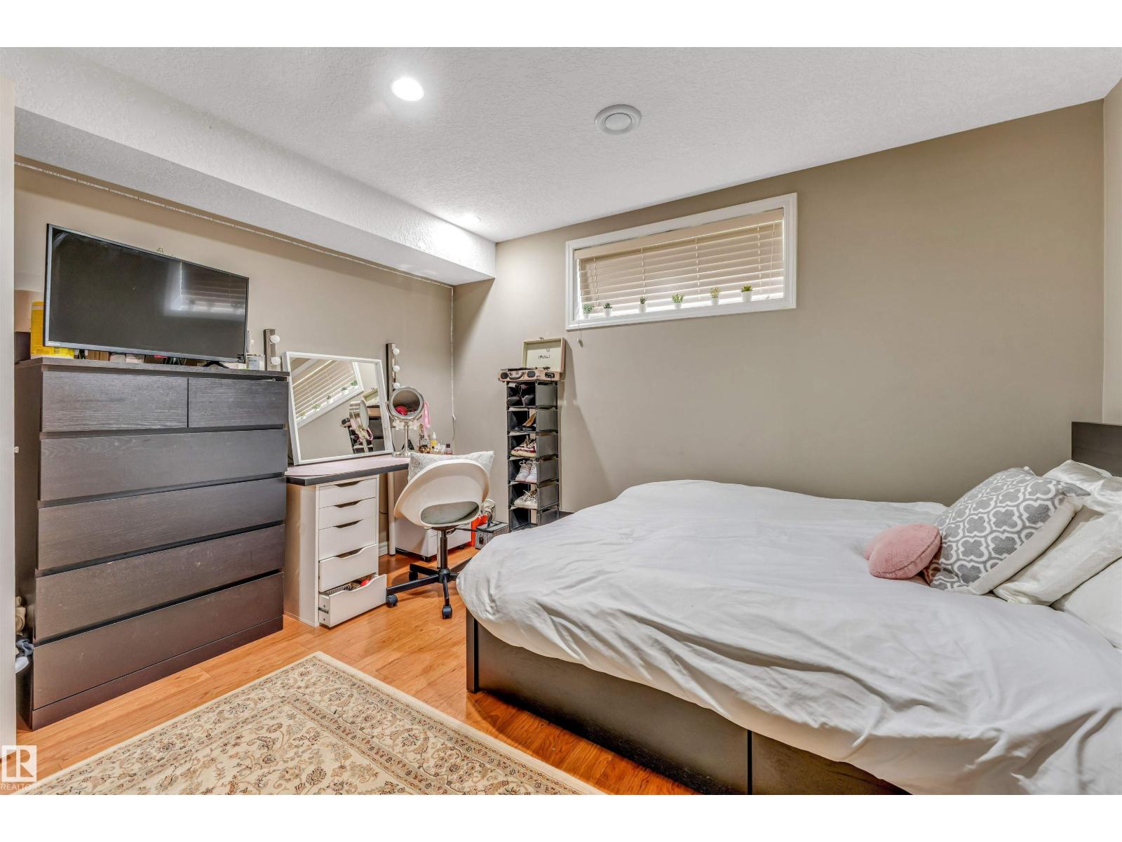 143 ELLINGTON CR — photo 50