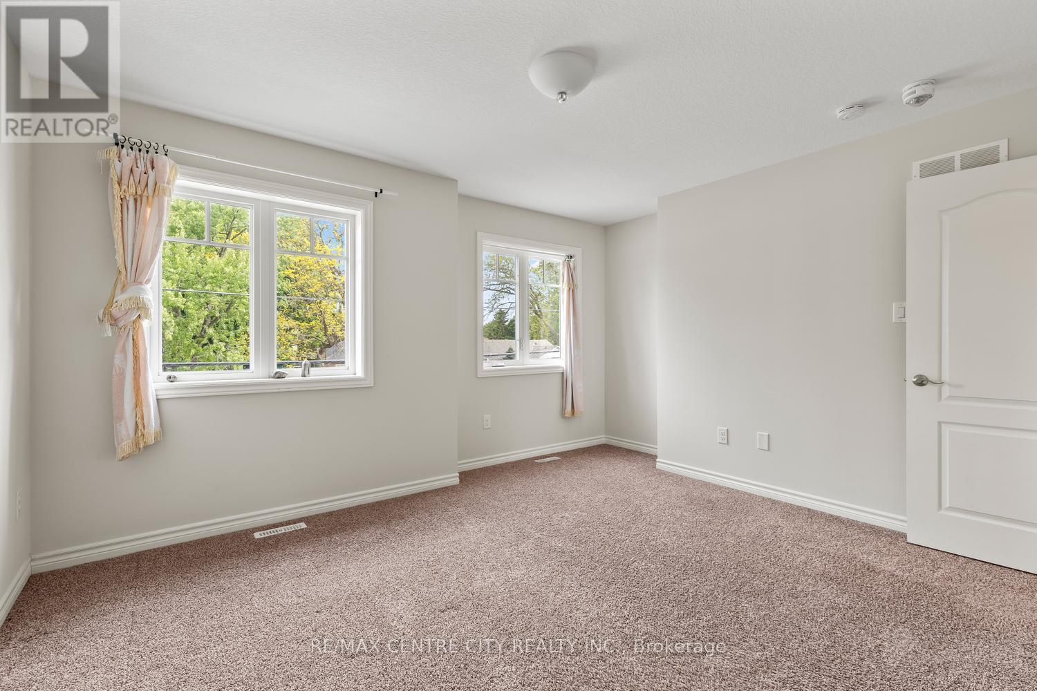 657 TENNENT AVENUE - 31