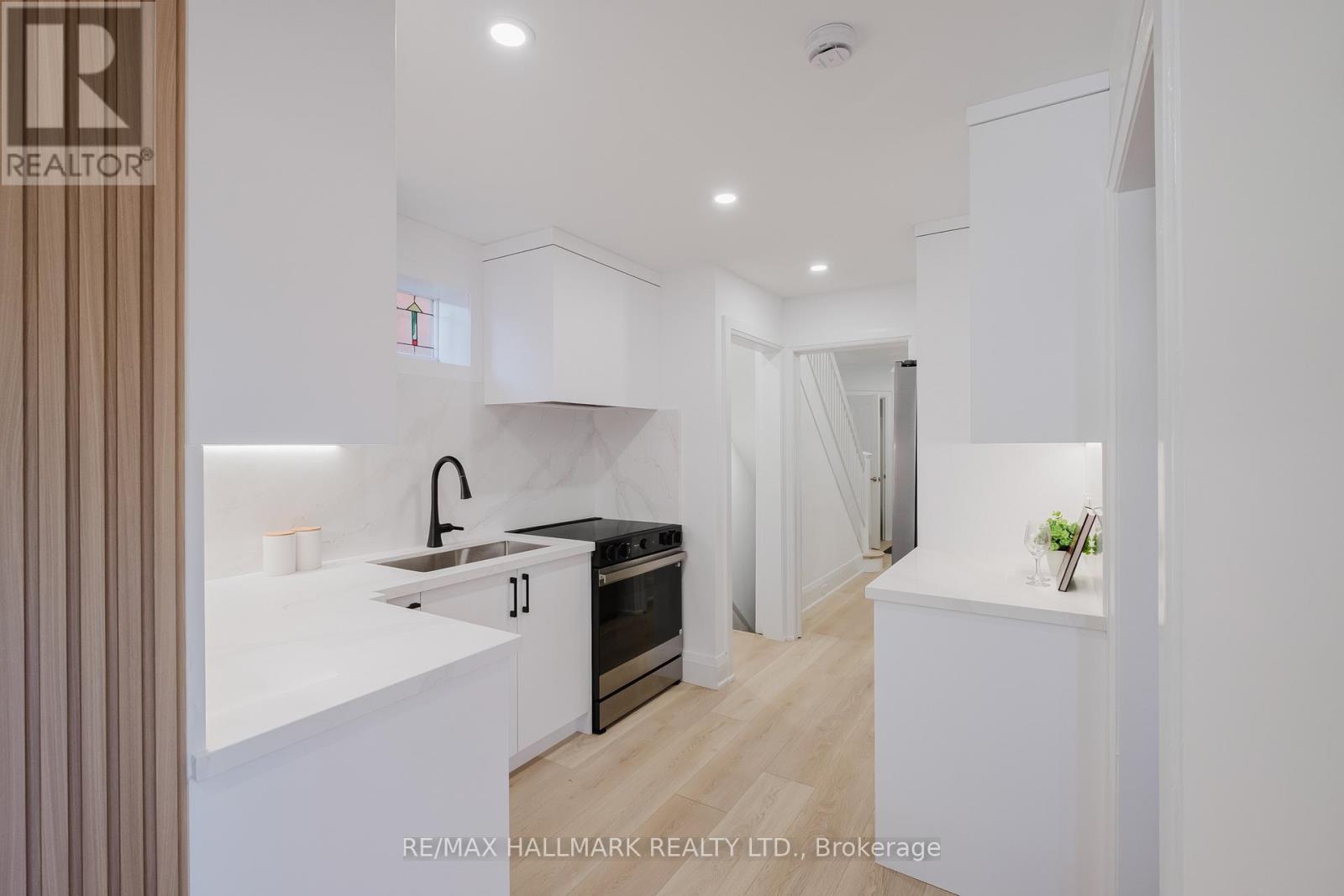 18 GLEN STEWART AVENUE - 10