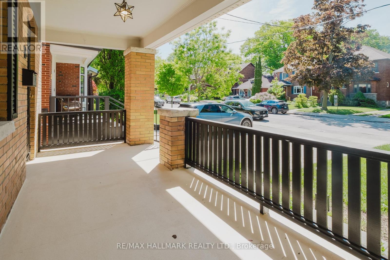 18 GLEN STEWART AVENUE - 31