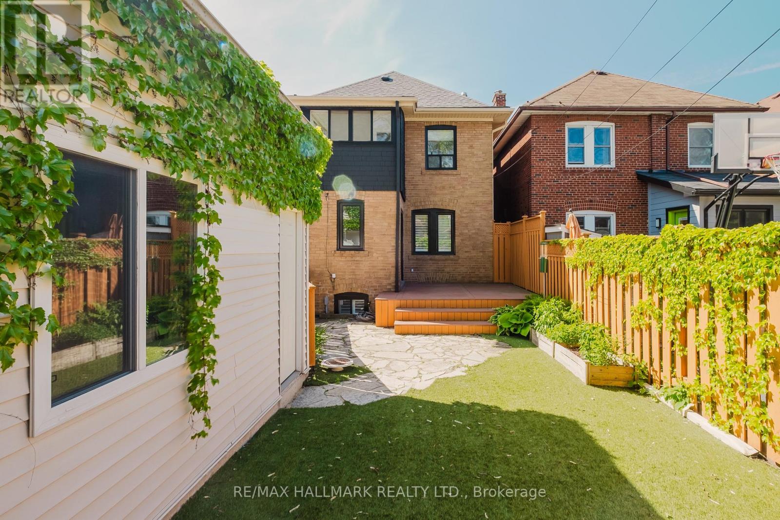 18 GLEN STEWART AVENUE - 34