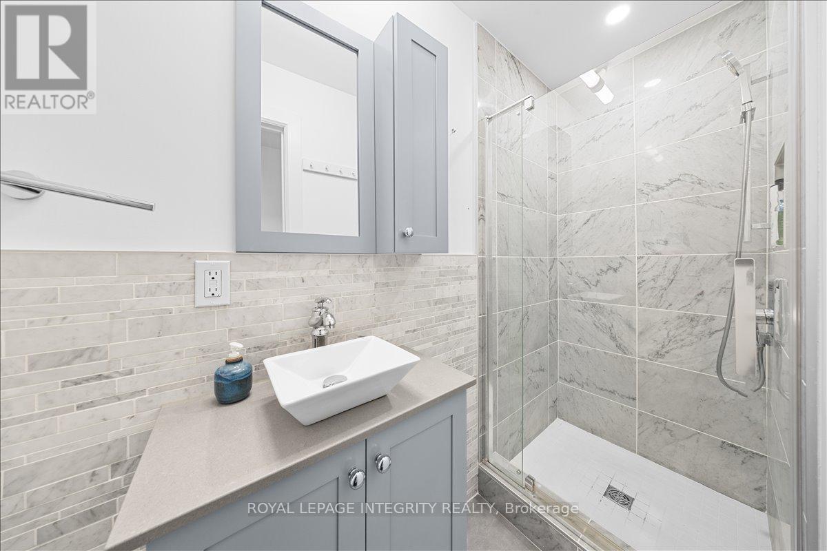 #204 150 GREENFIELD AVENUE - 23