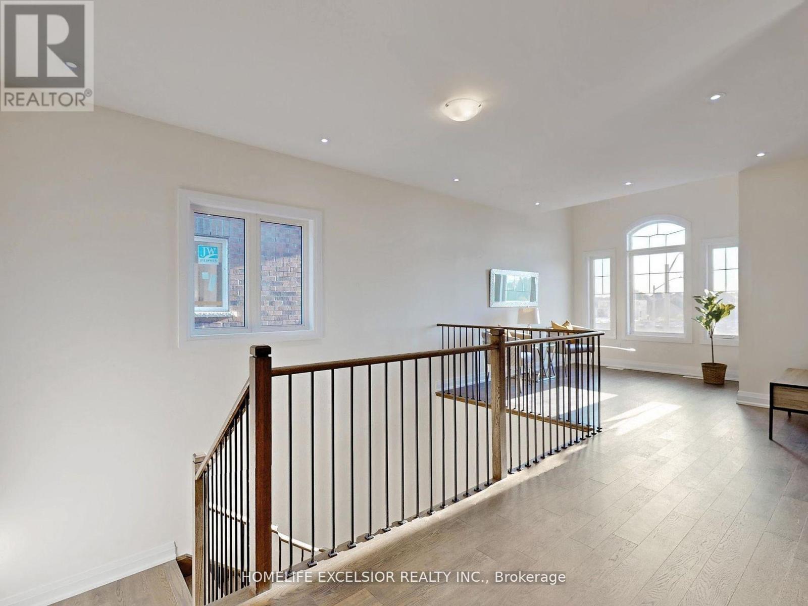 19 AIDA PLACE - 20