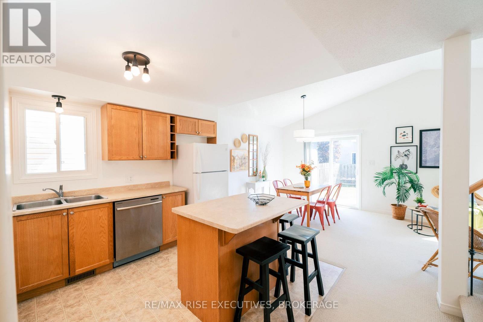 710 MARGARET WAY - 10