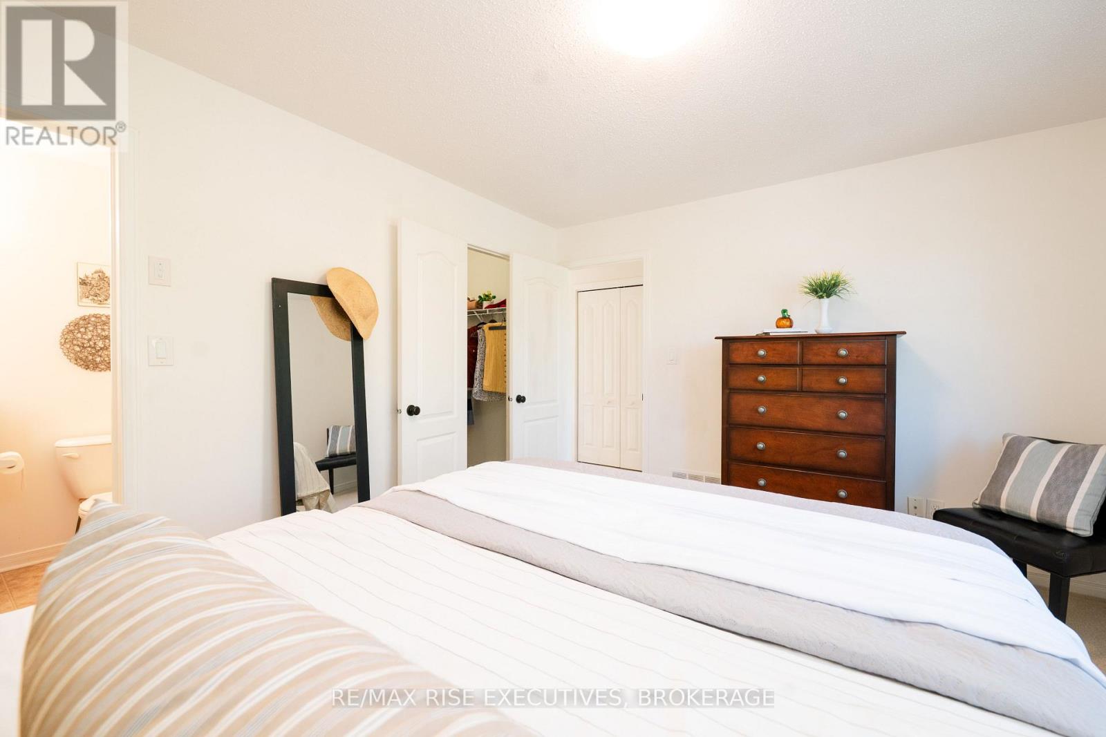 710 MARGARET WAY - 35